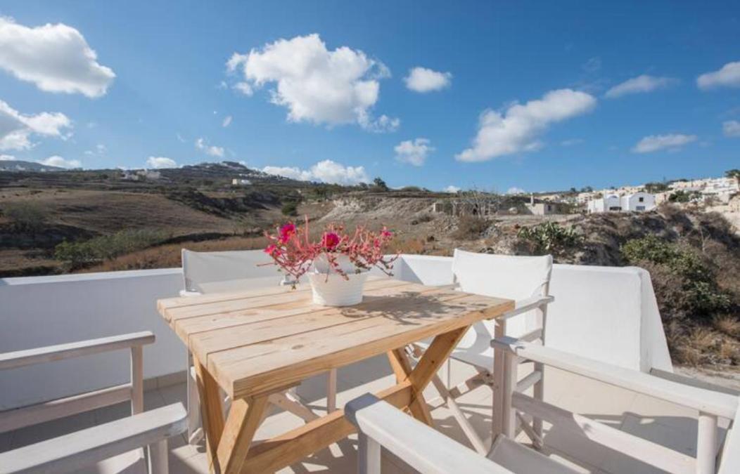 Santorini Traditional Suites Vóthon Exterior foto